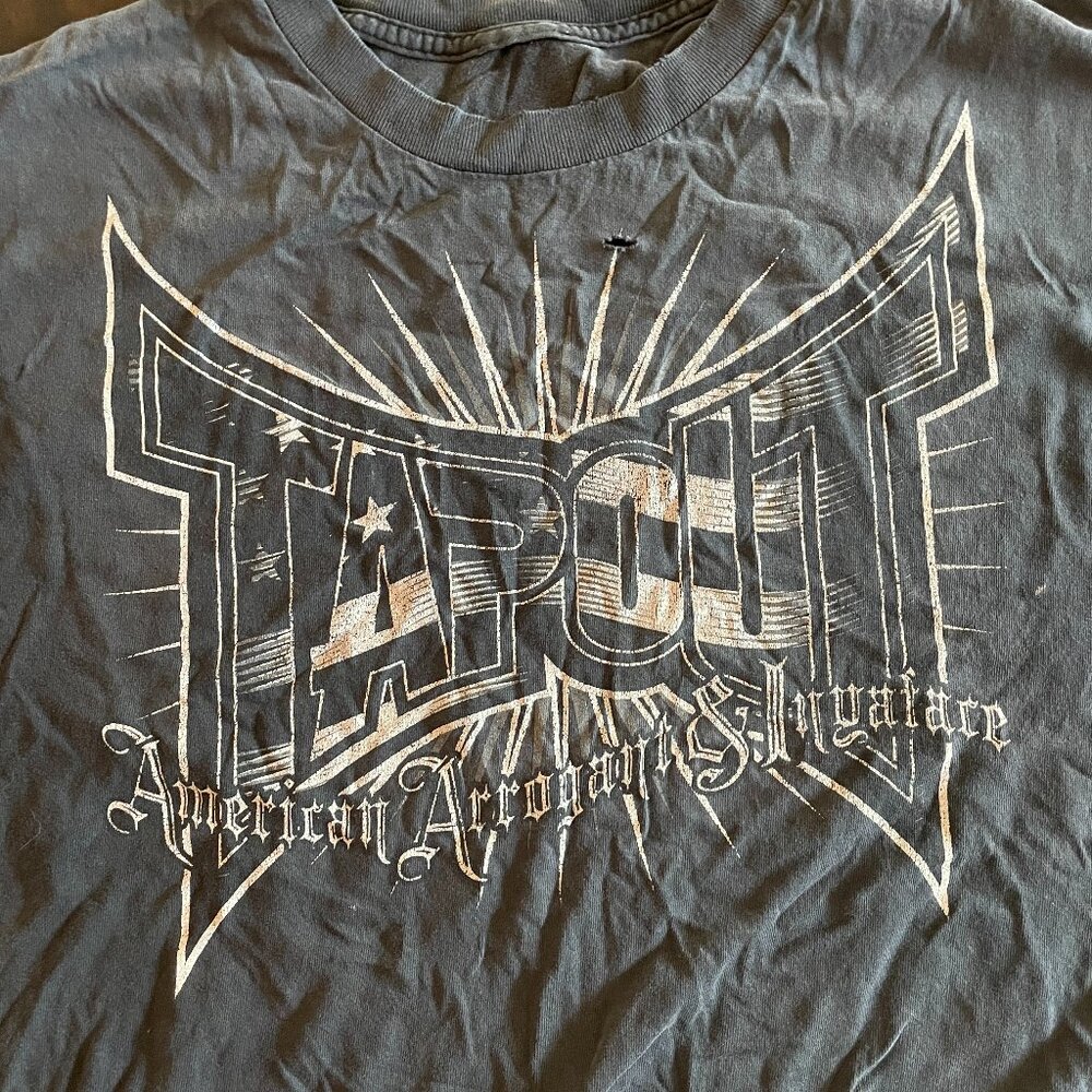 Distressed Tapout American Arrogant  T-Shirt XL